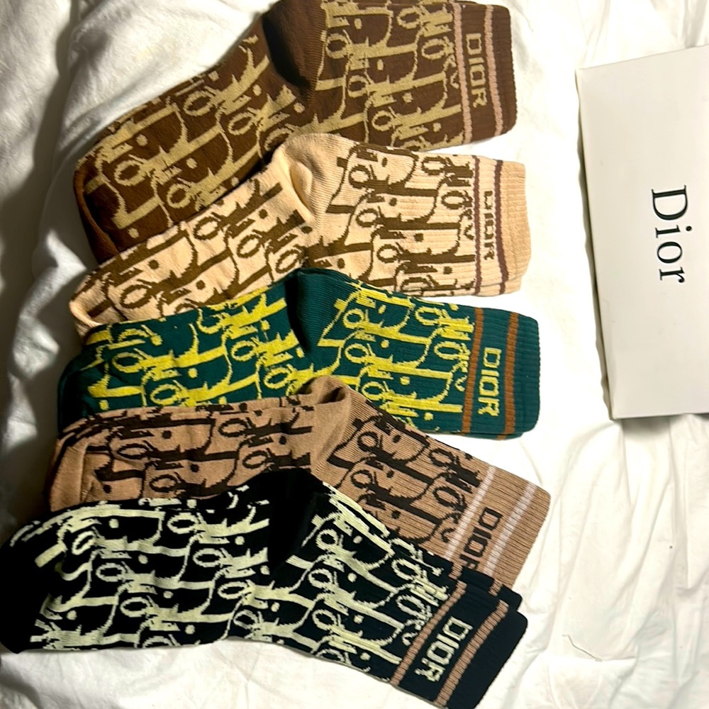 Five pairs of Dior Socks that comes with Dior box.